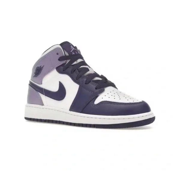 Brand new in box with paper. Limited edition, Nike Air Jordan’s - Picture 4 of 7